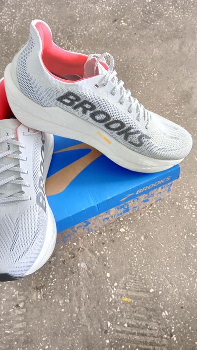 Adidasi Brooks hiperion max 2