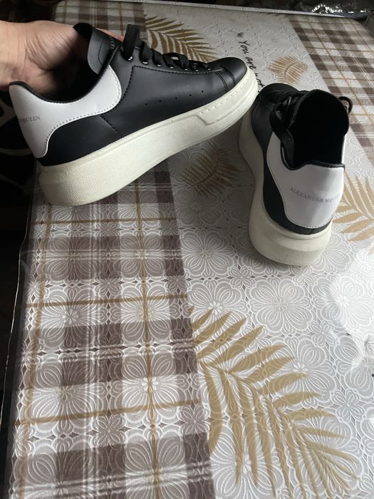 Adidasi alexander moueen