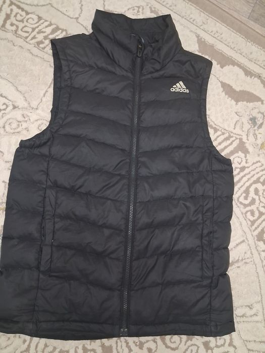 Отдам безрукавку мужскую