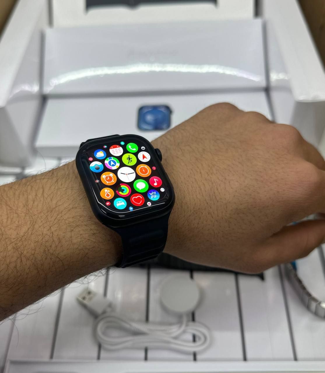 Срочно продам Apple watch 9 использовал только 3дня