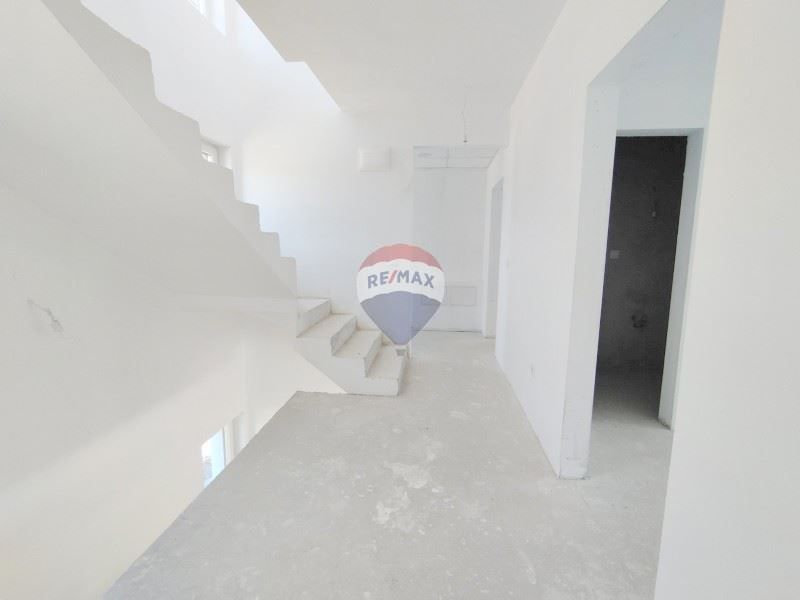 Продава се Къща в Варна, Виница - 278 кв.м за 1799 €/кв.м - Снимка #4