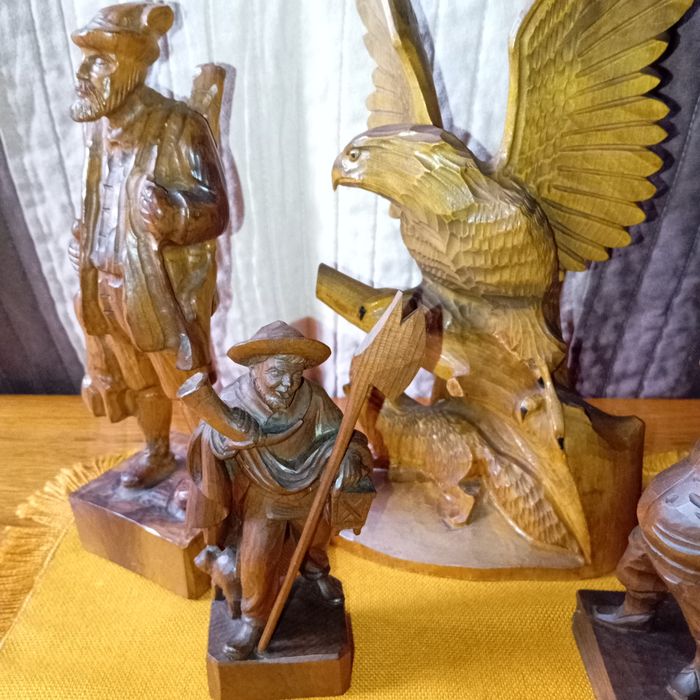 Хубави фигури дърворезба