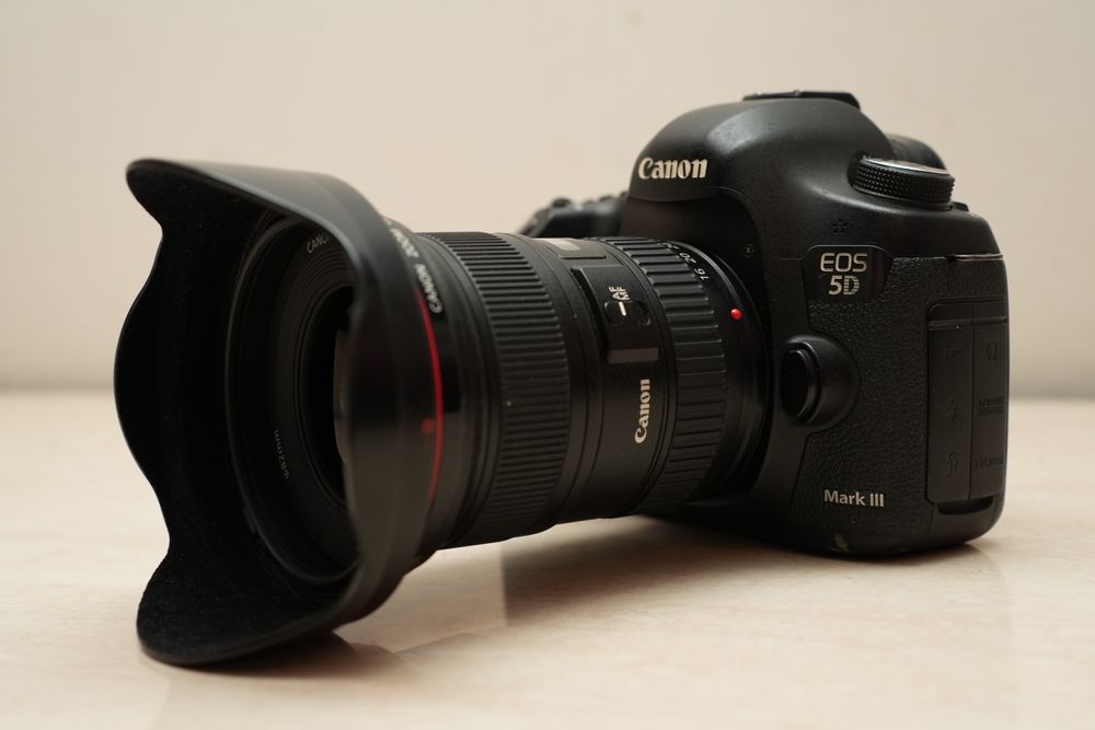 Canon 5D Mark III + Canon 16–35mm f/2.8L II USM – Stare bună