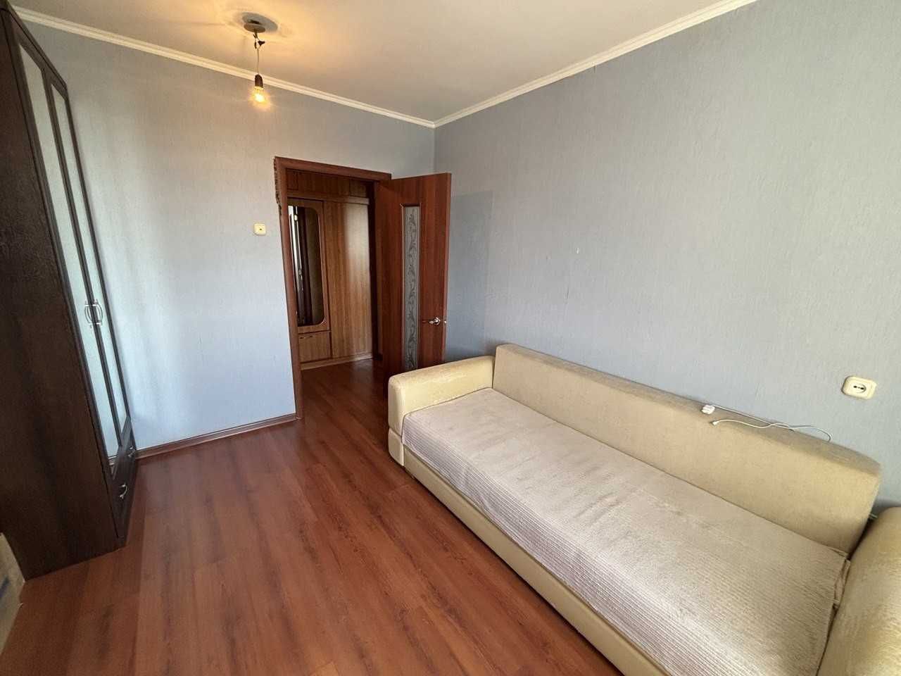 Продам 2-комнатную квартиру в 7 микрорайоне. Улучшенная планиировка.