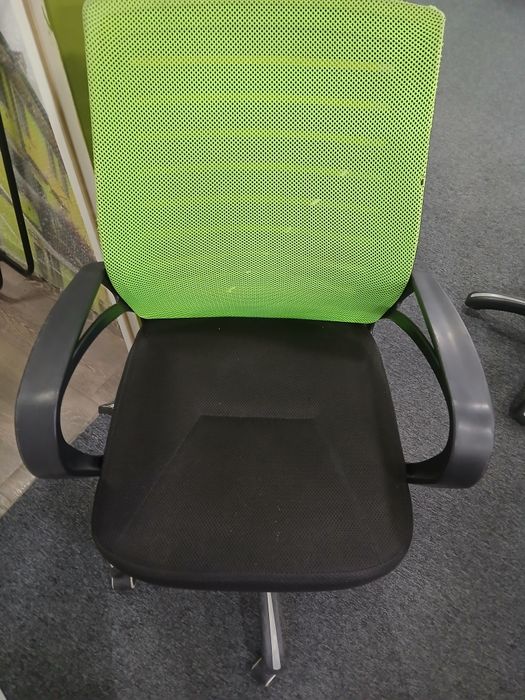 Офисные кресла в хорошем состоянии 3 шт
