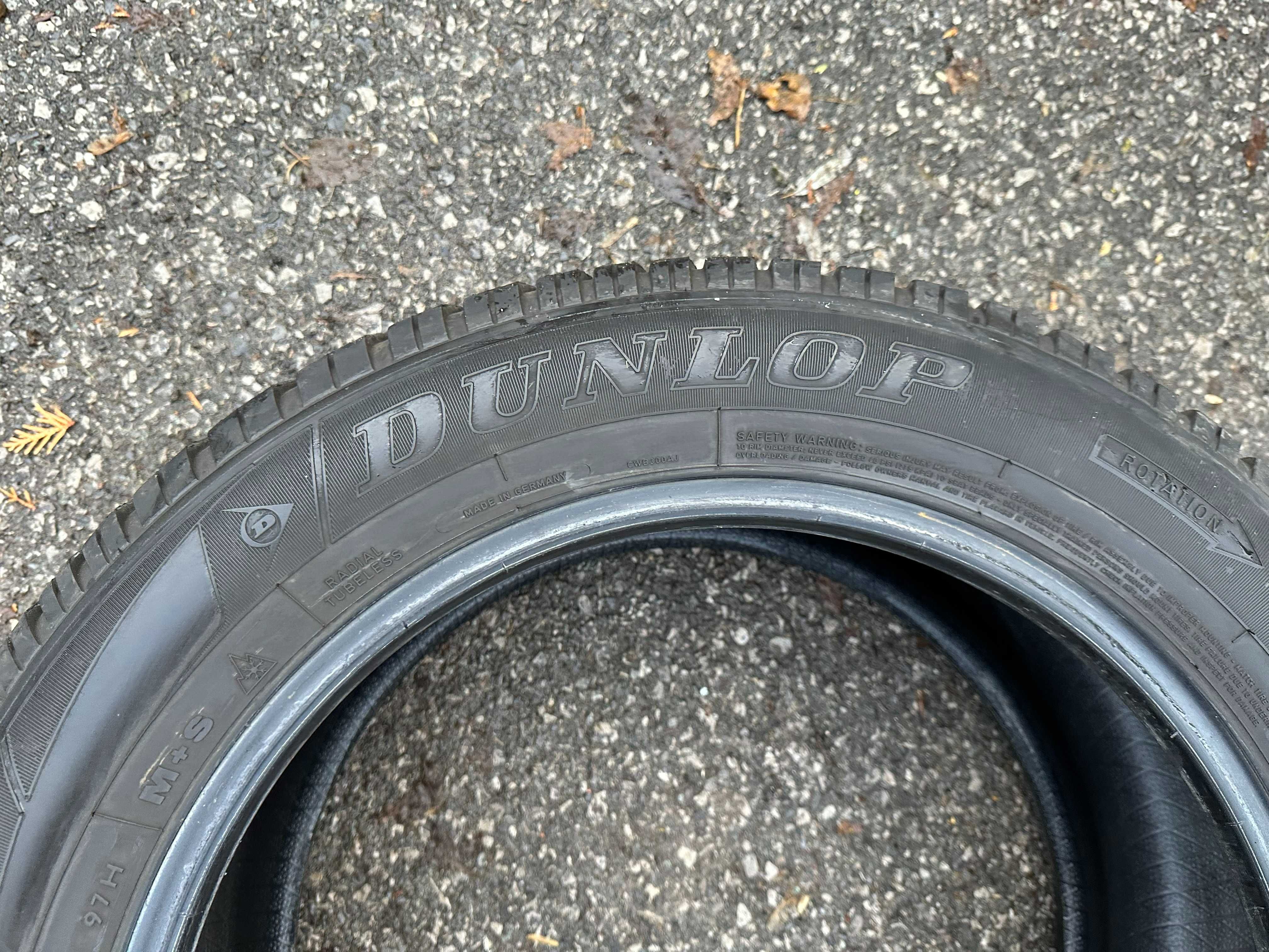 ЗИМНИ Гуми Dunlop 225/55/17  с ДОТ   11/2018г