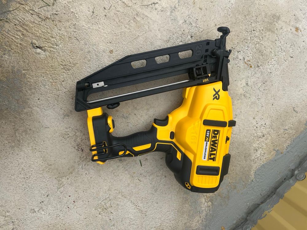 Pistol Cuie Dewalt