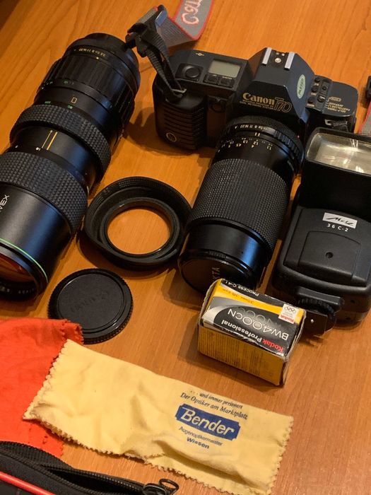 Foto Canon  T70 cu blit