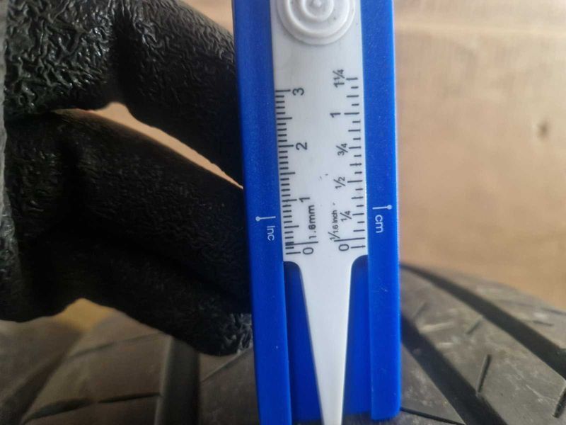 4 Bridgestone R18 225/60
летни гуми
DOT4219