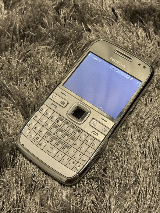Nokia E72 Functional