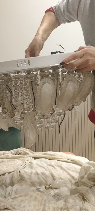 Продам люстру в спальню