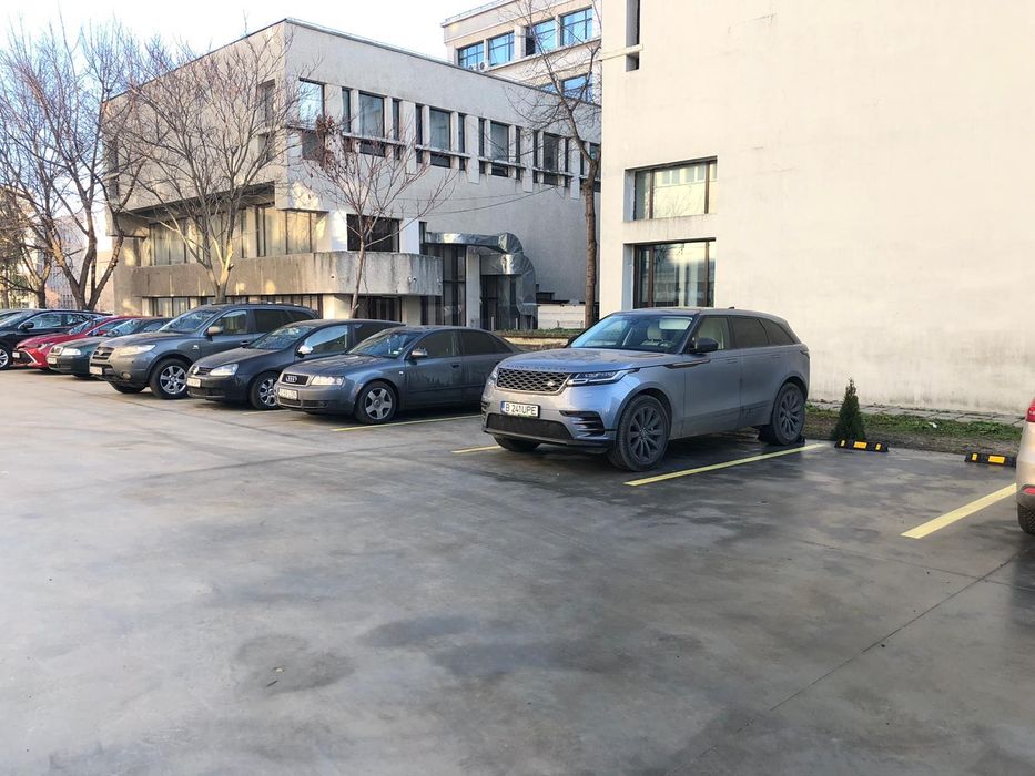 Spațiu ultra central parter ,pretabil clinica medicală