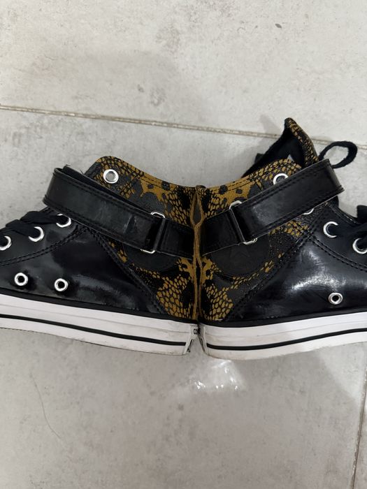 Adidasi Converse