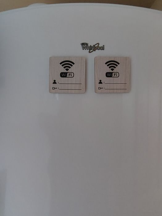Semn wifi din bambus cu magnet/ Nou