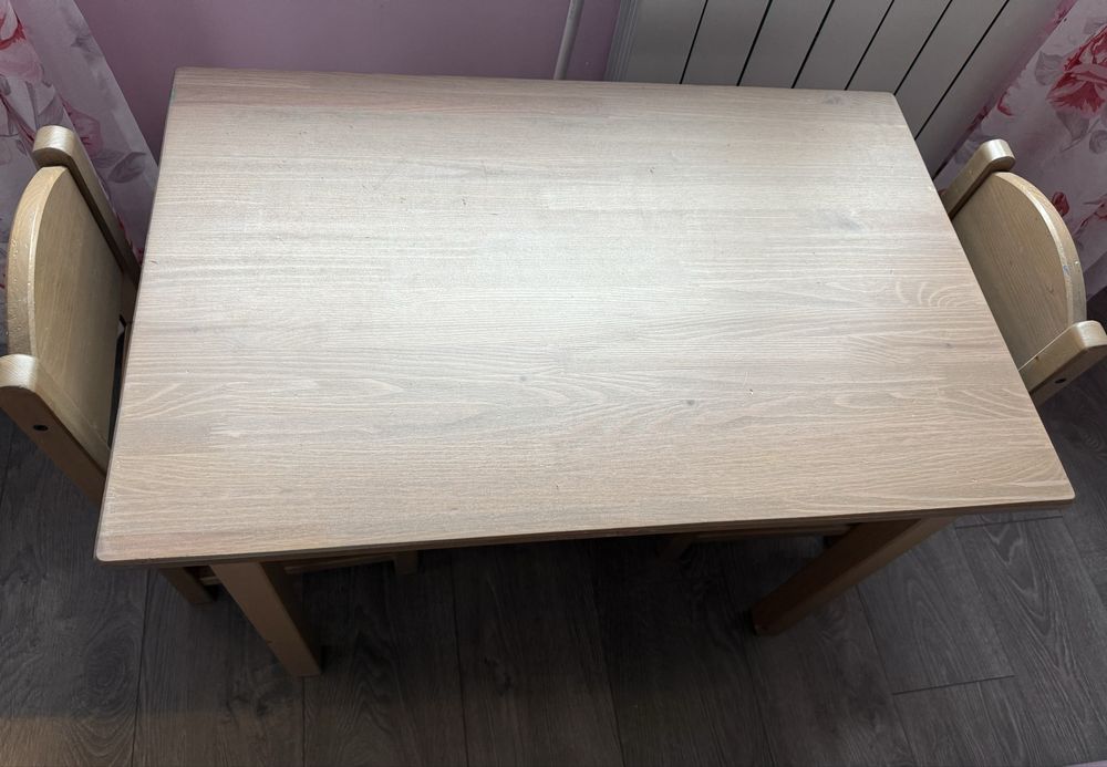 Детска маса и столове