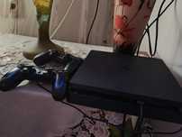 PS4 Slim 1TB, 2 controllere + jocuri
