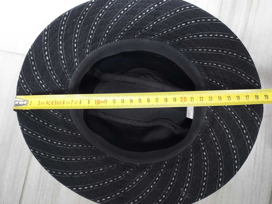 Palarie 49 lei,   noua , unisex