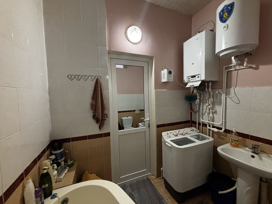 Урганч тумани Трансгаз ёнида котедж сотилади