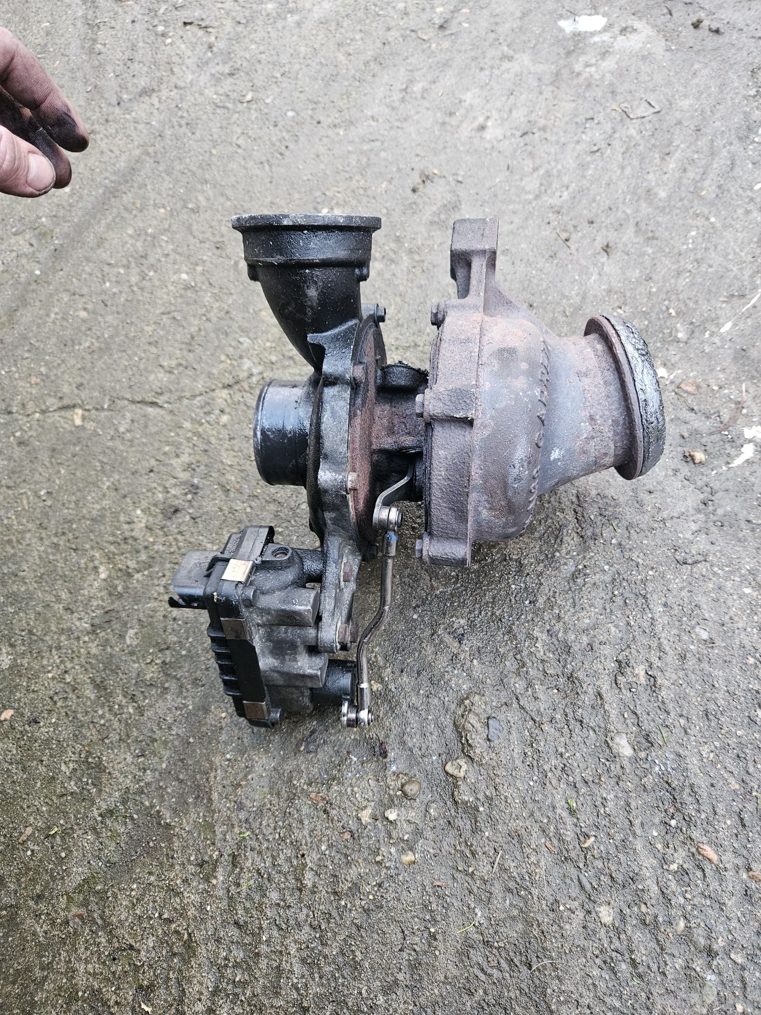 Vând turbo  Mercedes Sprinter/Vito euro 4 de 2.2 cu actuator