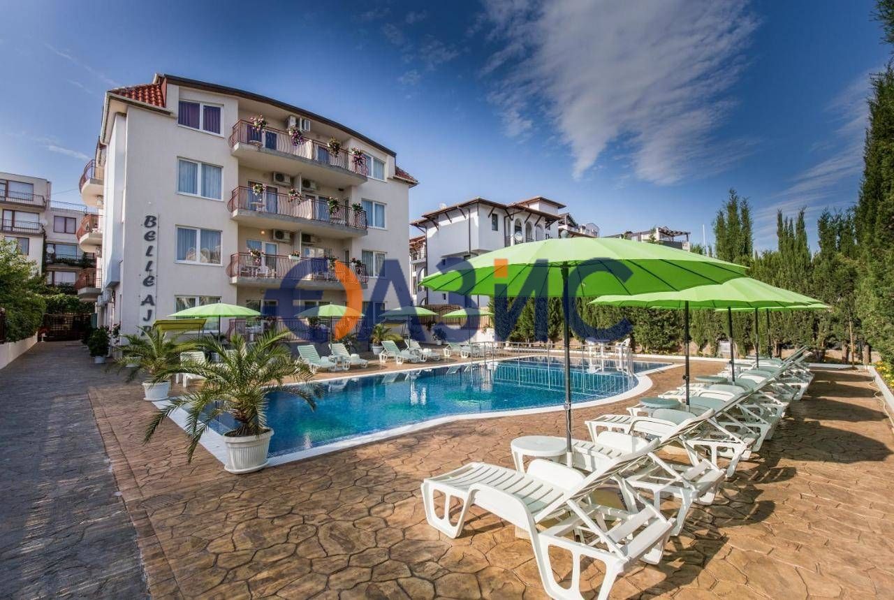 Двустаен апартамент в комплекс Бел Ер, 70 кв.м., Свети Влас, България,