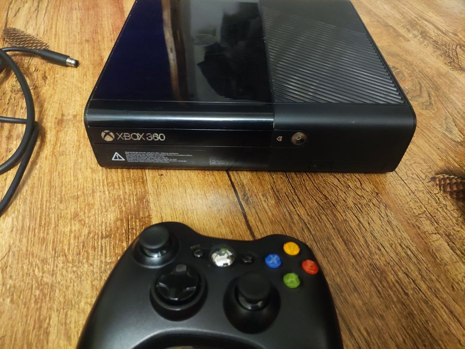 Xbox 360 model e - consola pregătită de jocuri