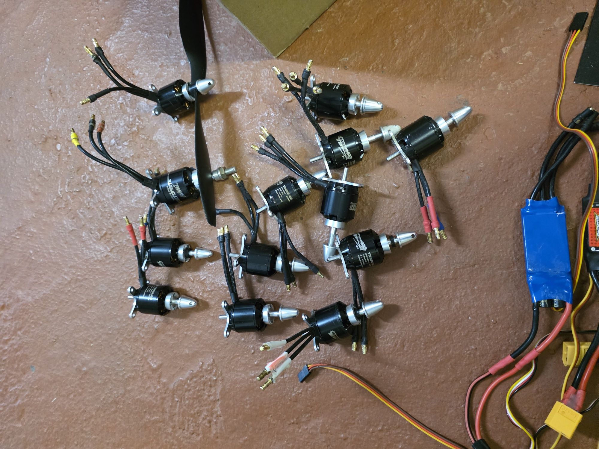 Accesorii aeromodele esc si motor