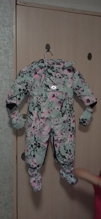 Продам комбенизон для девочки 80размер