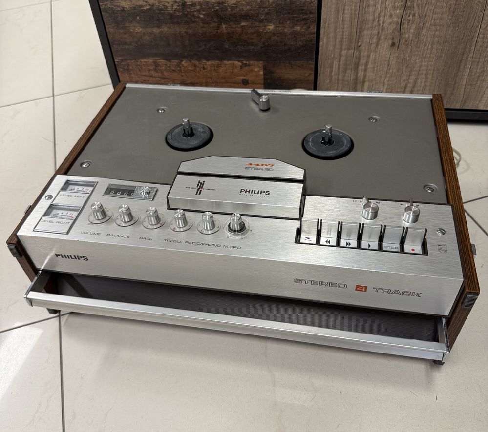 Ретро ролков магнетофон Philips N4407 с високоговорители - като нов