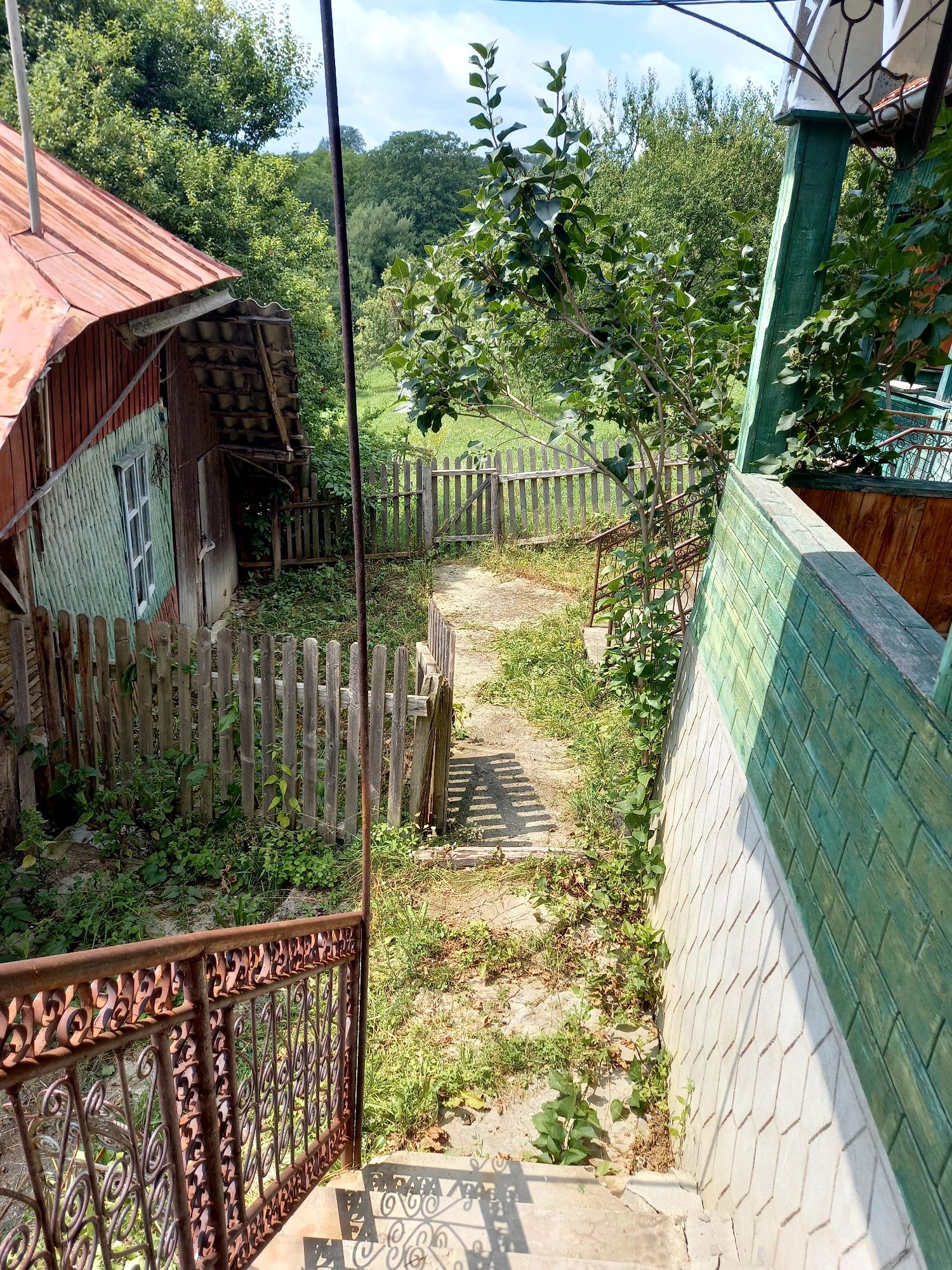 Casa bătrânească de vânzare