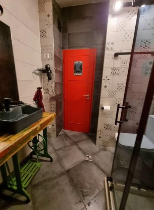 Дава се под наем Тристаен апартамент в София, Карпузица - 76 кв.м за 750 € - Снимка #13