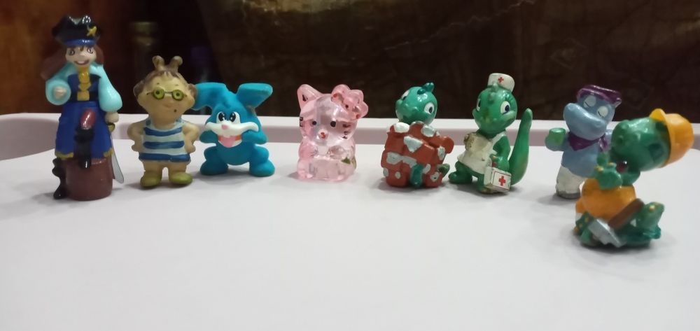 Продам киндер сюрпризы. МНОГО