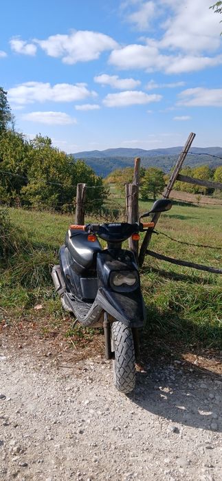 Vând scuter yamaha booster mbk de 49cc