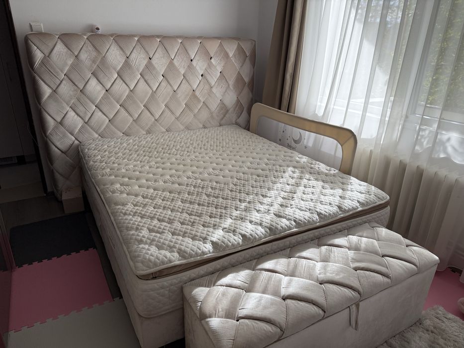 Pat matrimonial de vânzare