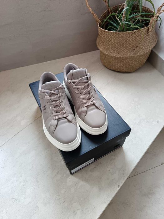 Оригинални дамски маратонки Tommy Hilfiger – кожа, N36, стелка 23 см