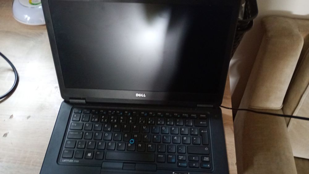 Laptop DELL  , fără încărcător