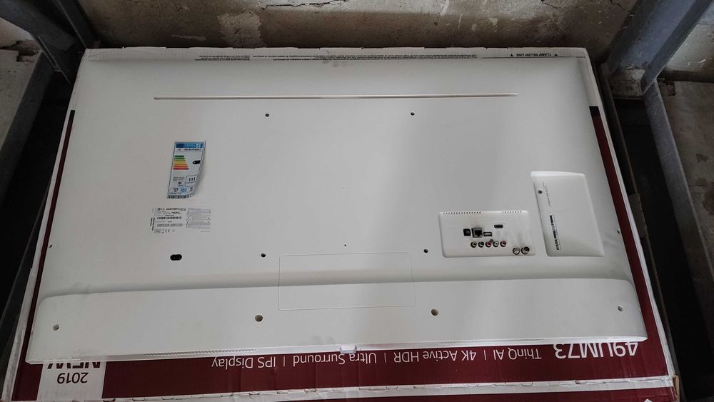 За части - Телевизор LG 49UM7390PLC