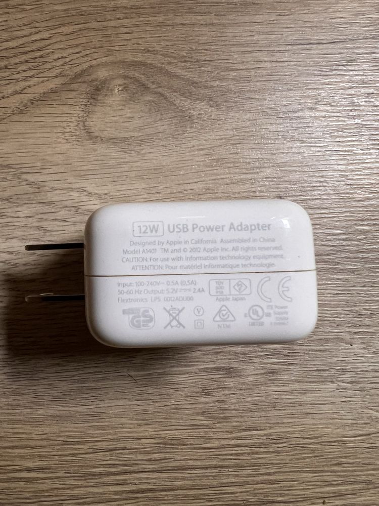 APPLE  12W  USB  Power Adapter /  адаптер на захранване  12W