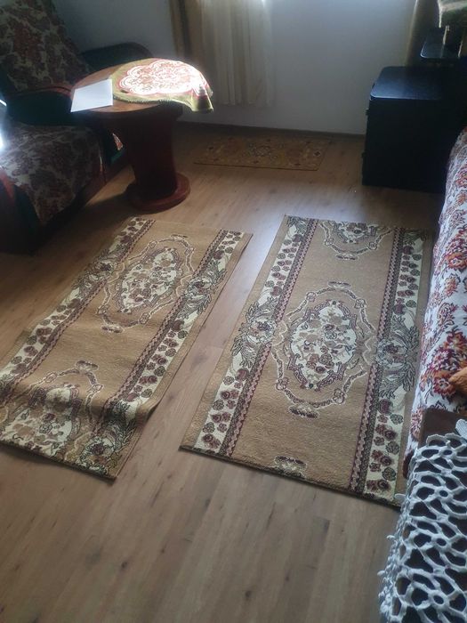vand carpete, dimensiuni diferite în stare f. bună