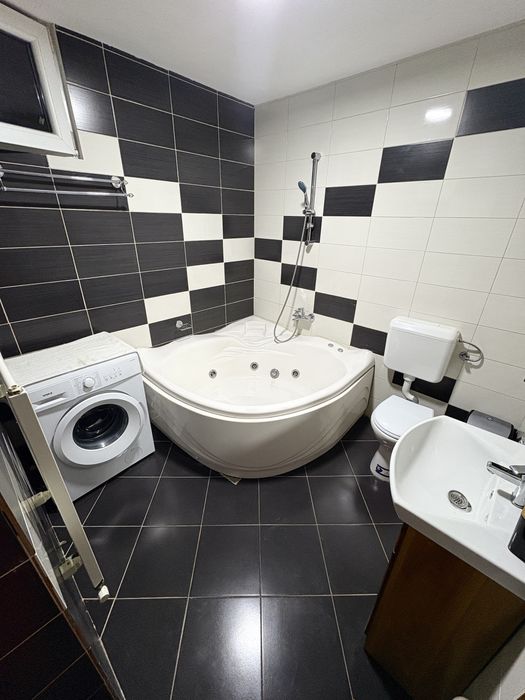 Apartament CENTRAL la casa,doua camere!