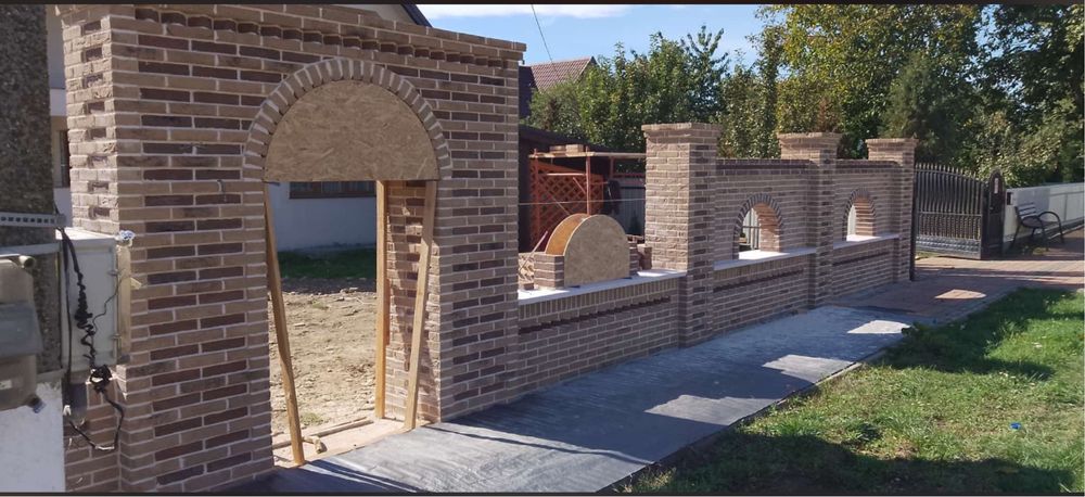 Lucrari din Caramida aparenta, fatade, garduri, foisoare,