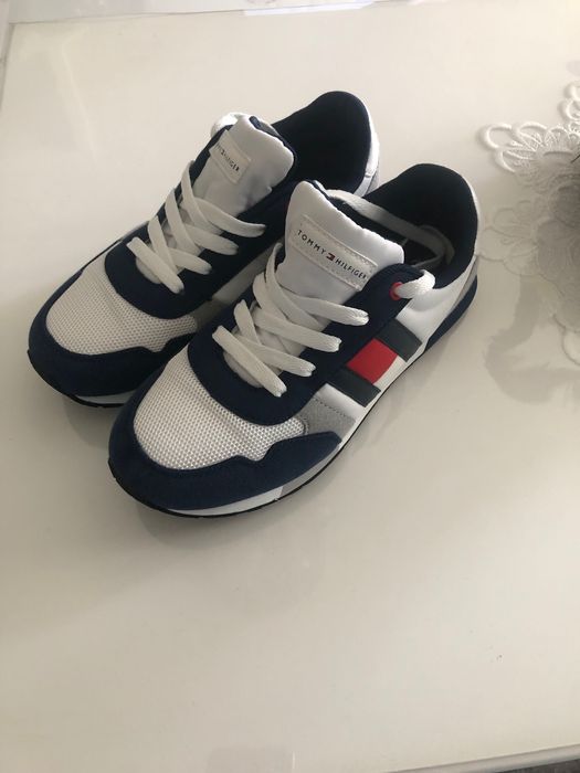 AdidasiTommy Hilfiger