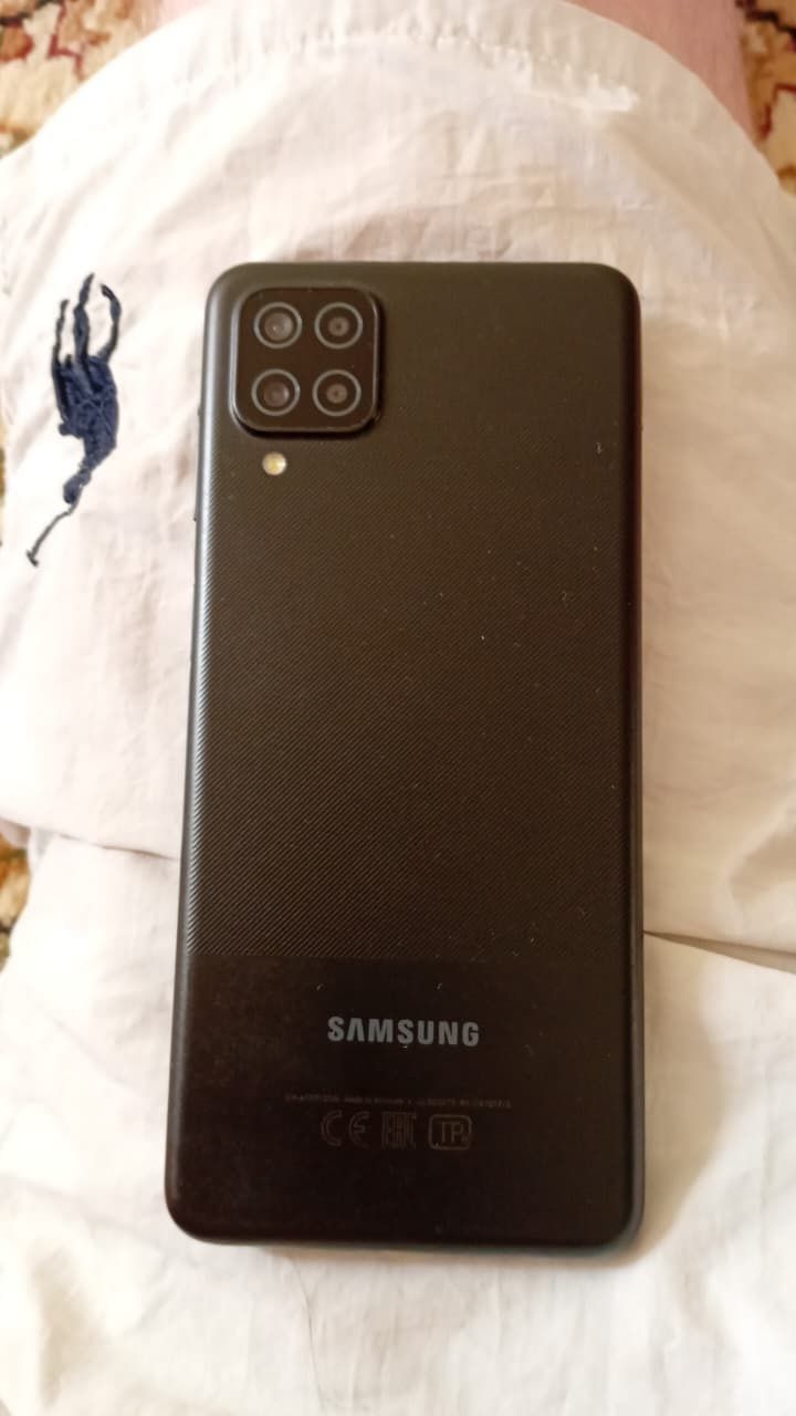 Самсунг А12 android