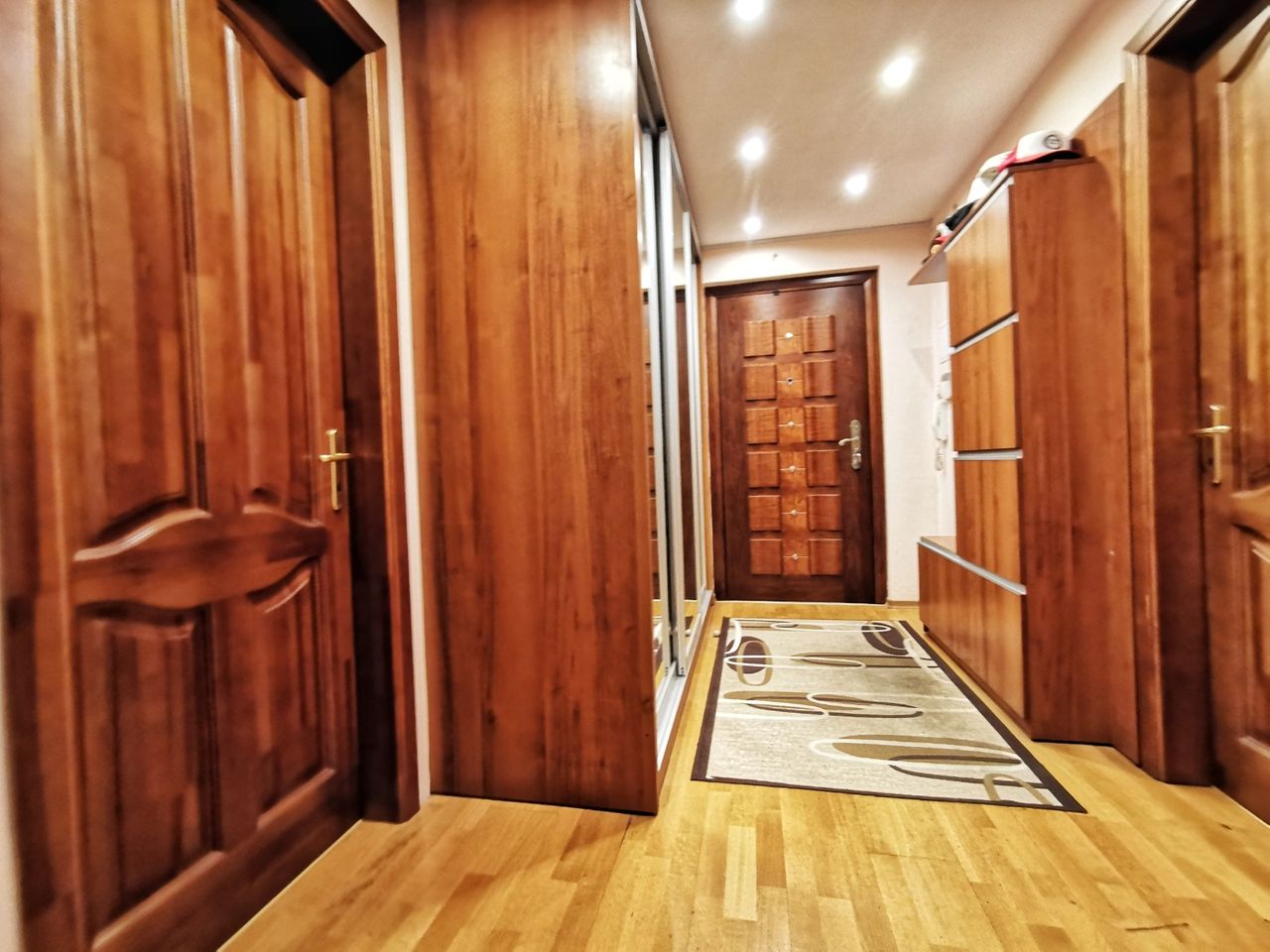 Продава се Тристаен апартамент в Варна, Гръцка махала - 120 кв.м за 2917 €/кв.м - Снимка #6