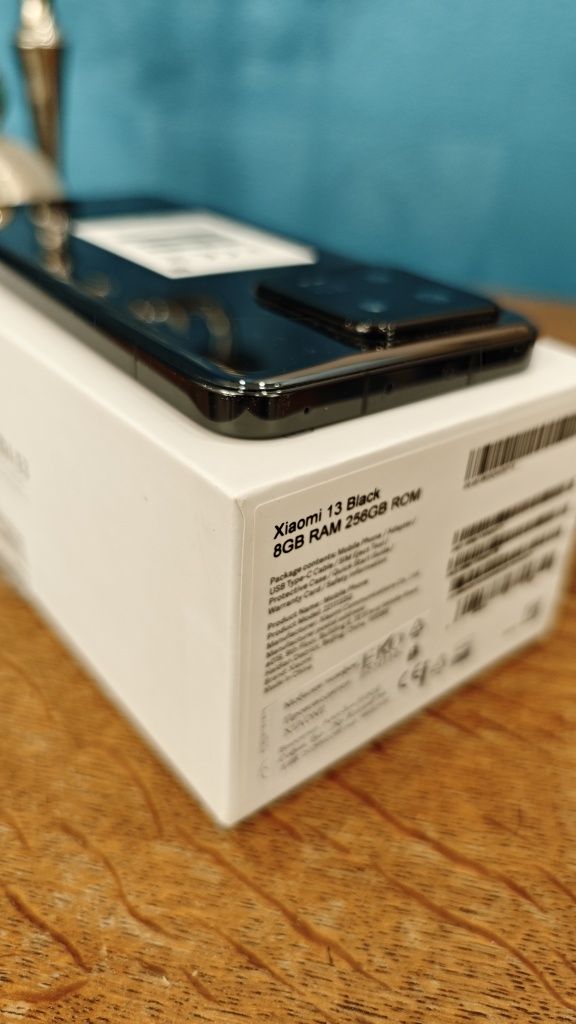Продава Xiaomi 13  256GB 8GB RAM гаранция!
