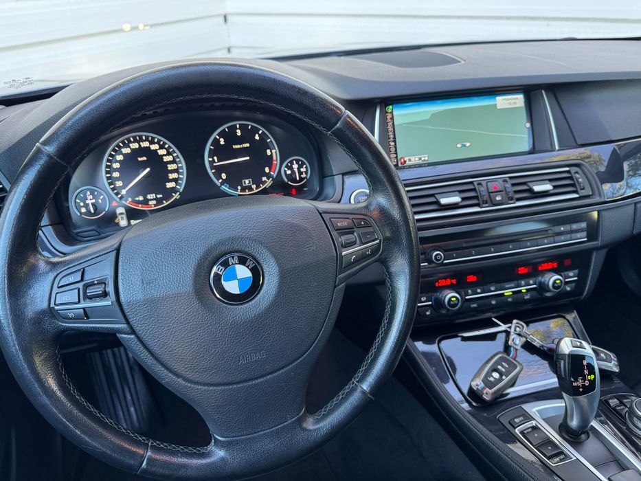 BMW 520d M Paket 2015 190 cp de vanzare in RATE FIXE FARA AVANS