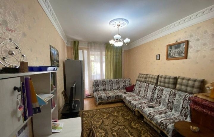 Чиланзар 19 КВ Зеркалка  СРОЧНА СОТИЛАДИ.50.500$.2/4/4.48М²