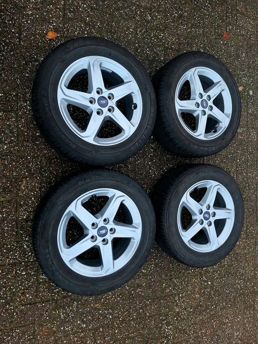 Jante aliaj ford cu cauciucuri iarna 205/60/16
