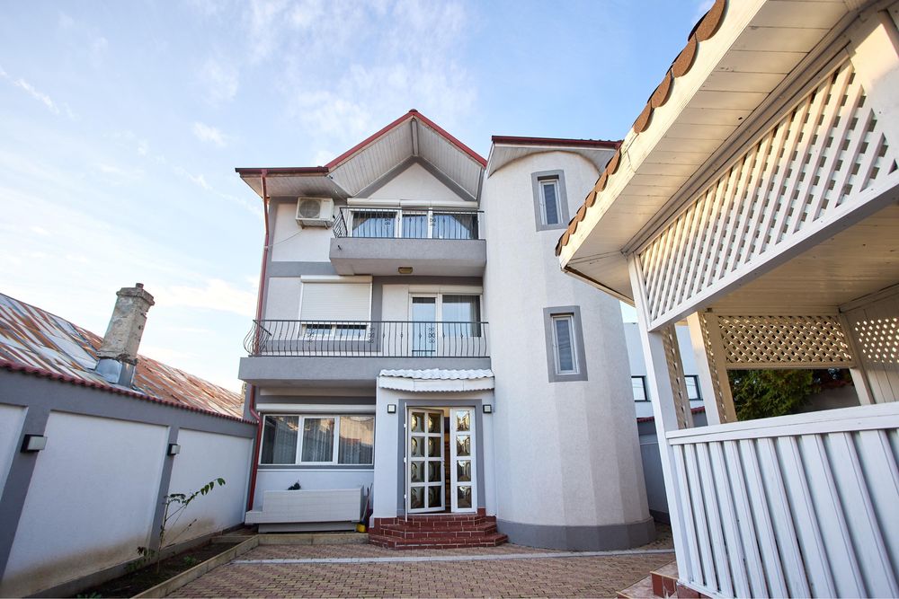 Vila in cartier 23 august proprietar