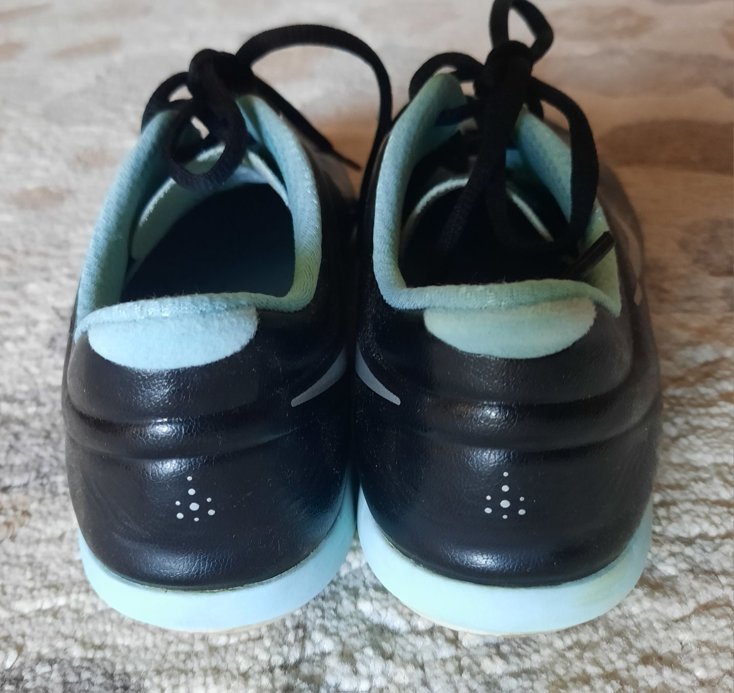 Маратонки NIKE 2 чифта, номер 38,5