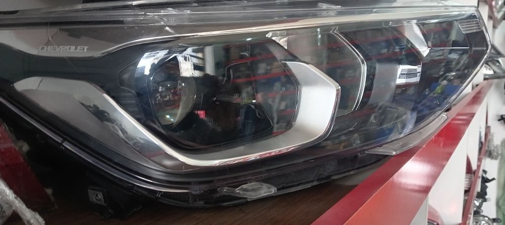 Перкдние фары  TREACER 2 LTZ